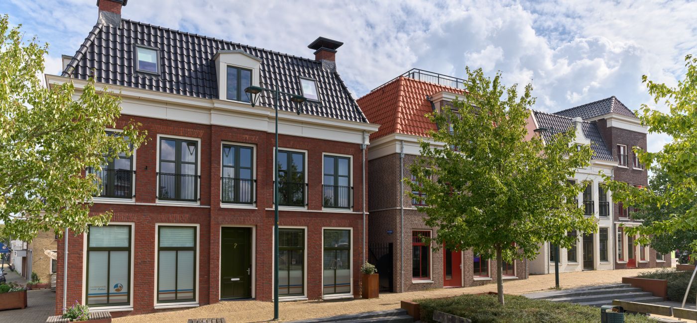 ┬®pvdm 2308230043